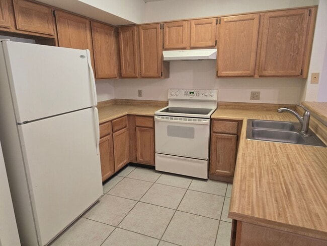 Photo - 1120 N Val Vista Dr