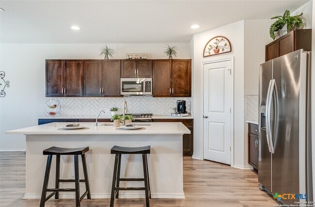 Photo - 2946 Wolfcreek