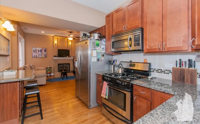 Building Photo - 1009 N Oakley Blvd Unit #  02E
