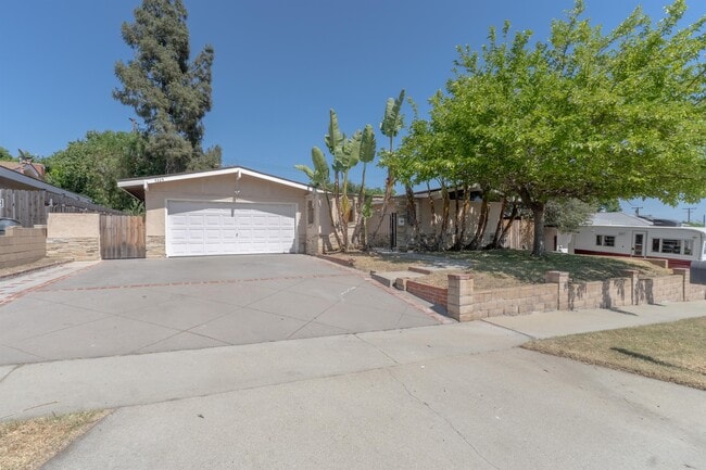 Photo - 7325 Layton St