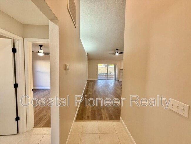 Photo - 8725 Huntfield St