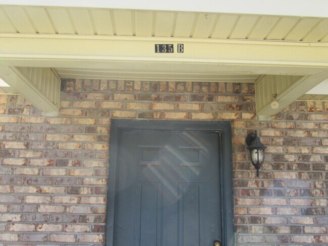 Photo - 135 Carroll Cir