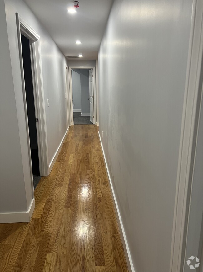 Building Photo - 11 Crowell St Unit 2 Rental