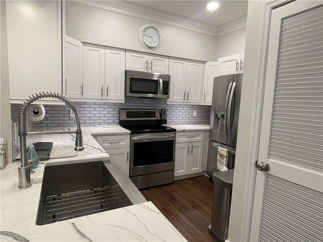 Photo - 3777 Peachtree Rd NE Unit 832