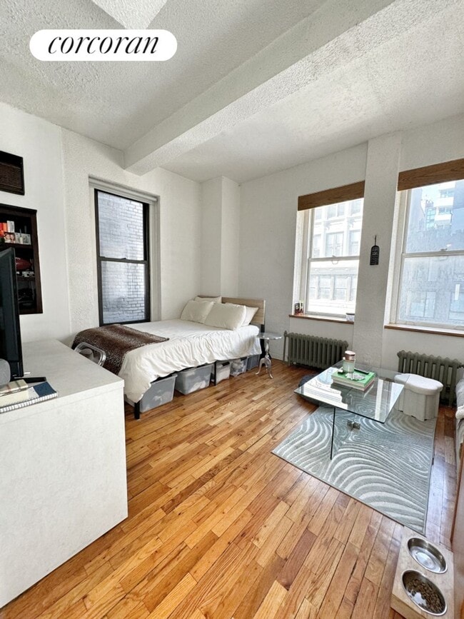 Building Photo - 4 Lexington Ave Rental
