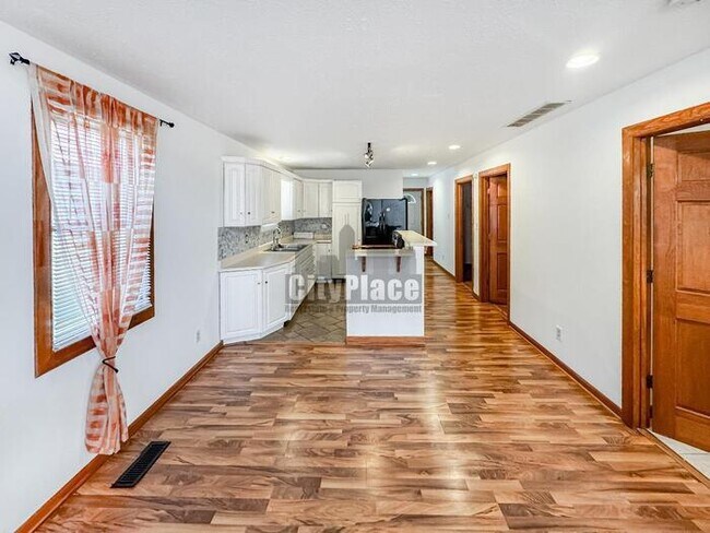 942 Fayette St