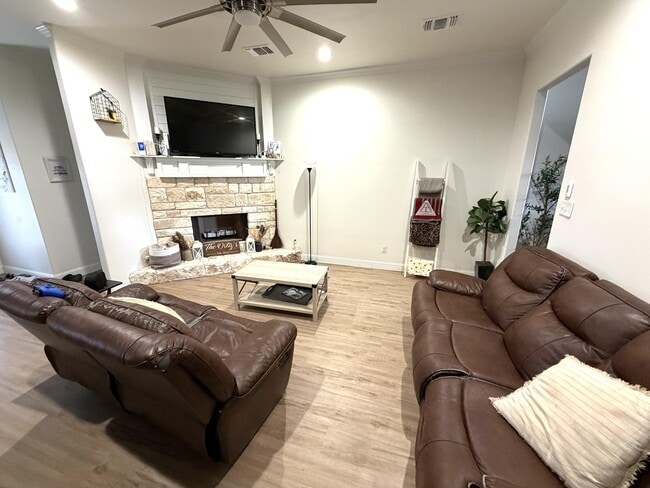 Photo - 1018 N Genoa Ave