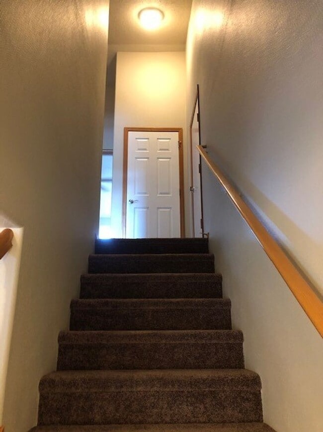 Photo - Completely renovated 3 Bed, 2.5 Bath Townhouse in McMinnville- Pets on Approval, Landscaping Incl...