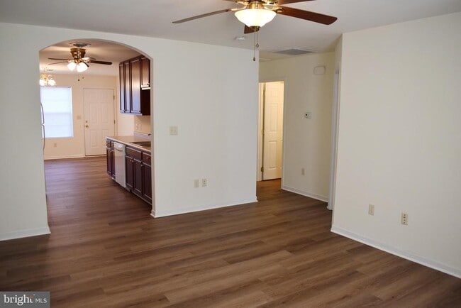 Building Photo - 2741 Roosevelt Dr