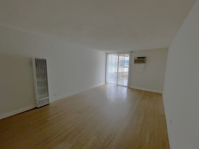 Photo - 327 Normandie Ave