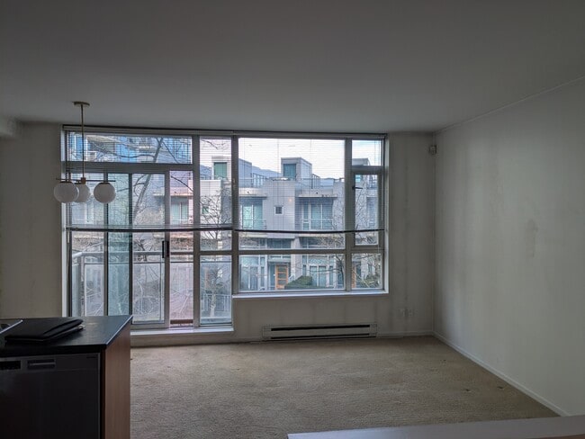 Photo - 1478 Hastings St W Unit YV10 Condo