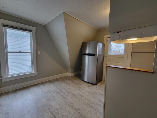 Photo - 7 11th Ave SW