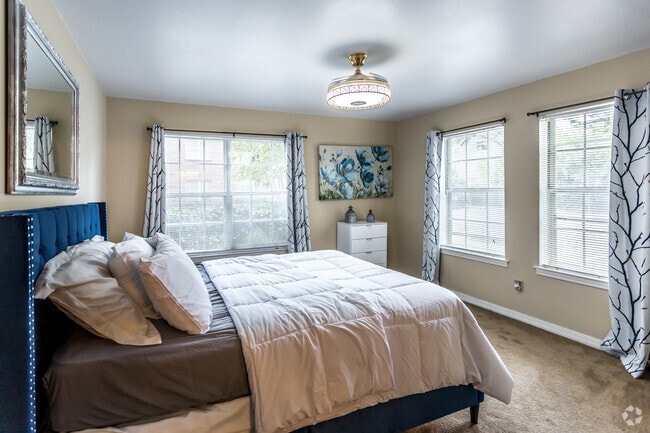 2 BR, 2 BA - 1080SF