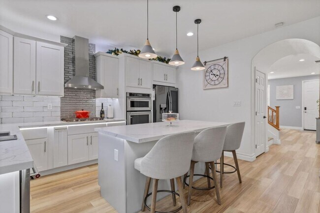 Photo - Spacious Detached Home in the Basking Ridge Community