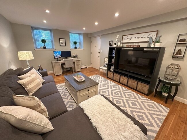 Photo - 26 John St Condo Unit B