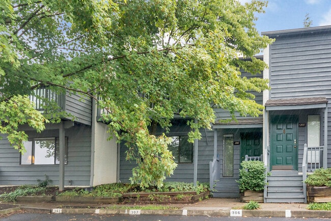 Building Photo - 306 Harvest Dr Rental