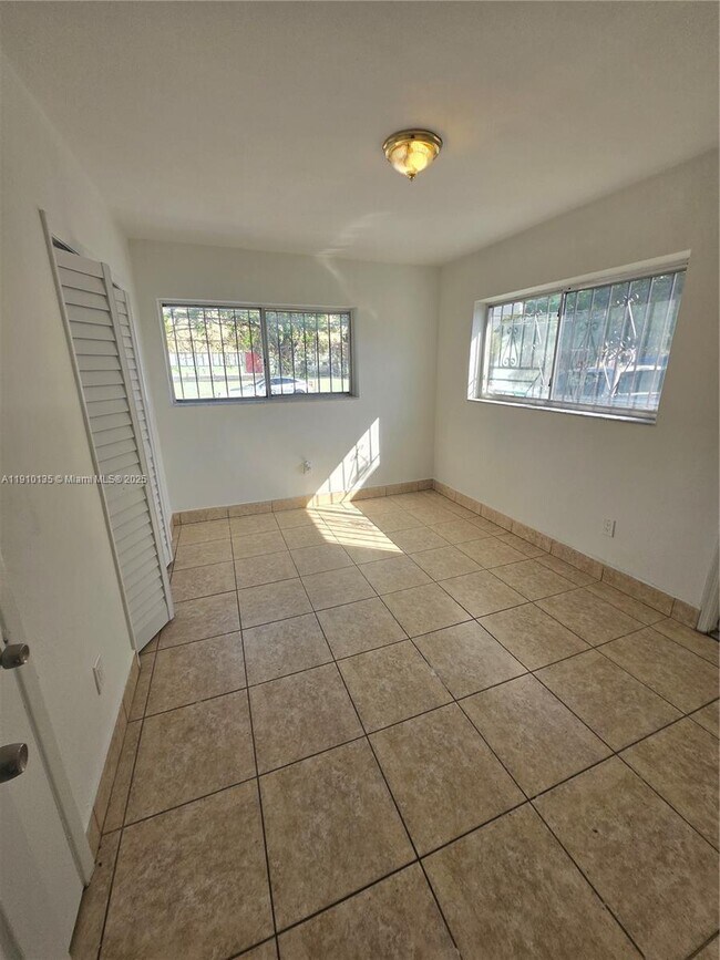 Photo - 3110 NW 19th Ave Unit 1