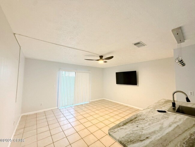 Photo - 4113 Holiday Dr Unit 102