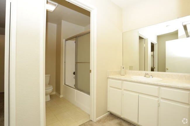 1 Bedroom Bathroom - Tamarack Gardens Apartments