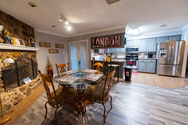 Photo - 2200 Romine Rd