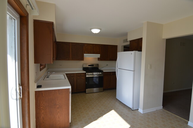 372 S Eastern Ave