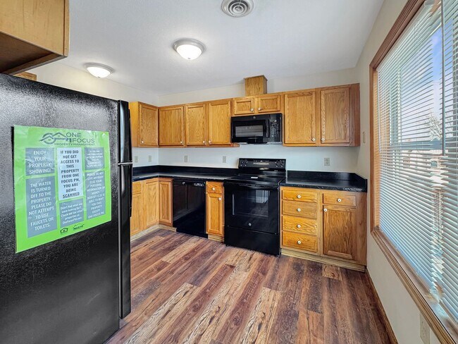 Building Photo - 253-257 Main Street Unit 257