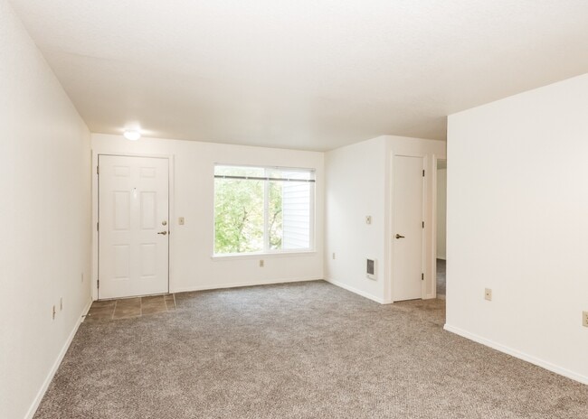 Elmonica Court