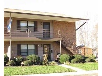 Photo - Tanyard Court Villa Apartments