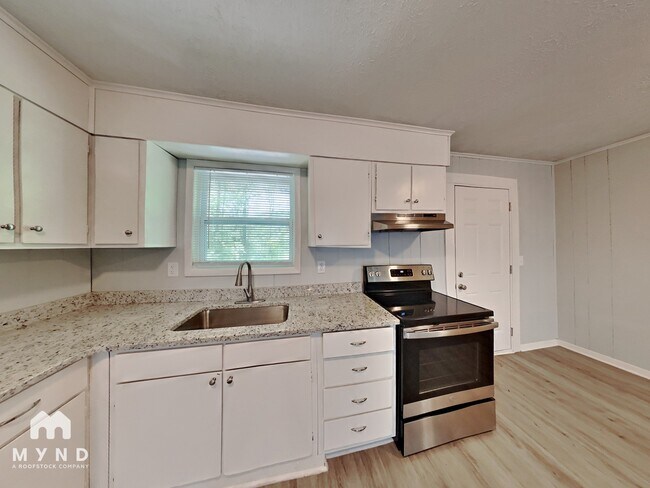 Photo - 1407 Sycamore Dr NW