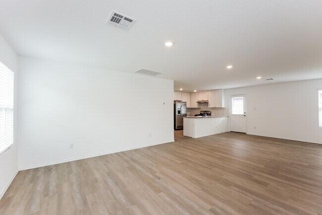 Photo - 2839 Ruby Crossing