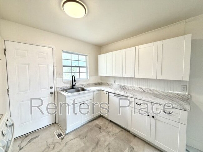 Photo - 229 East 28th St N