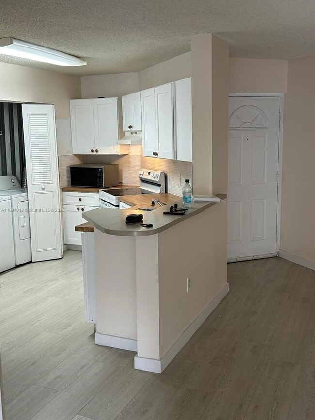Photo - 6280 NW 186th St Unidad 112