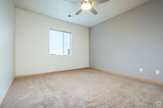 2BR, 2BA - 1160SF - Bedroom