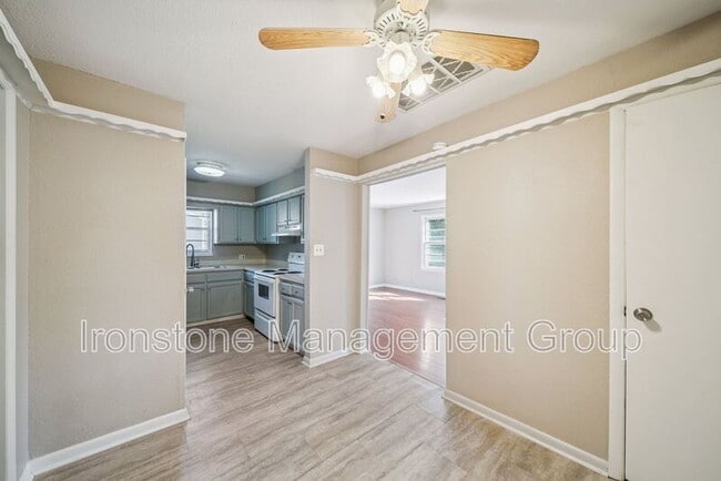 Photo - 4218 S Rockford Ave