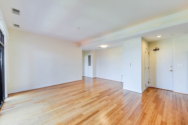 Photo - Gorgeous 2 Bedroom Penthouse in River Place South! Unidad 1101