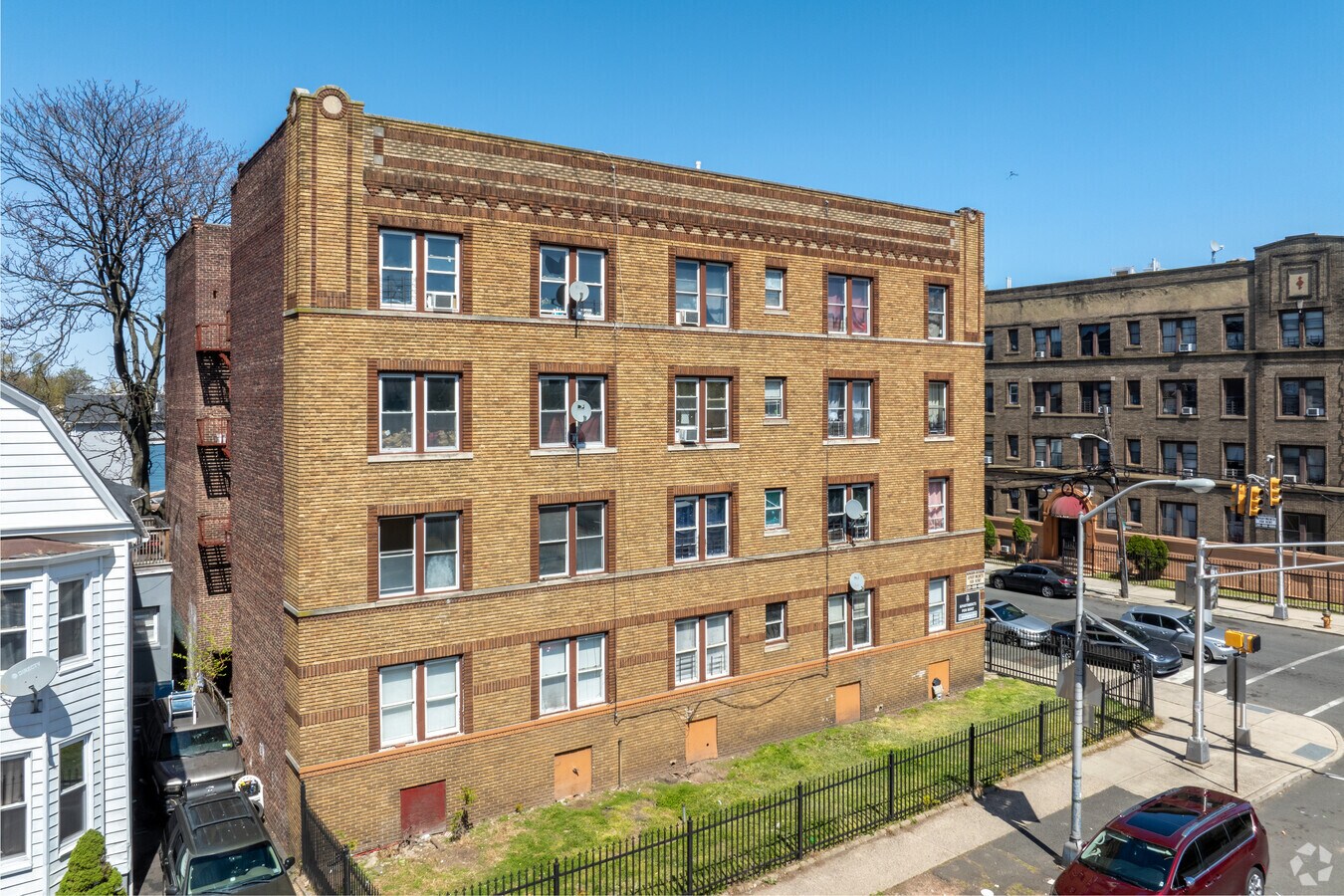 Photo - 333-337 Park Ave