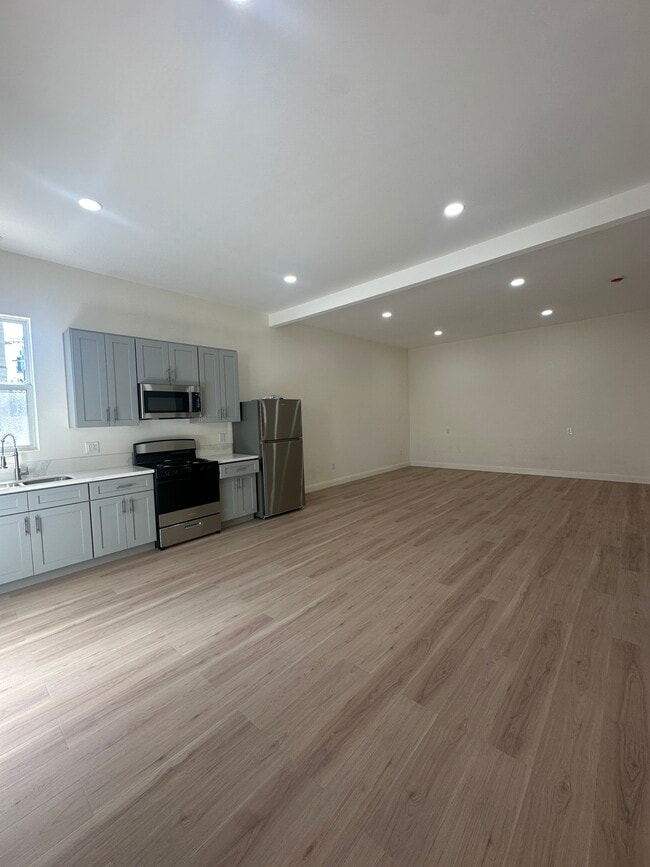 Building Photo - 1223 Elden Ave