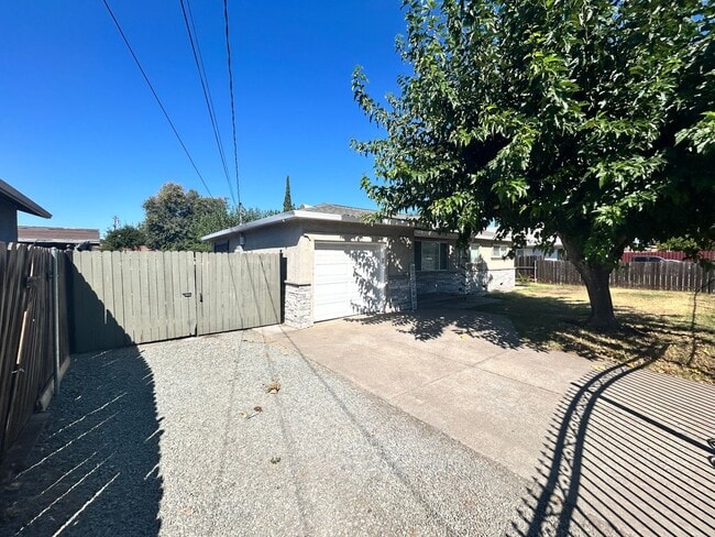 Photo - 131 S Olive Ave