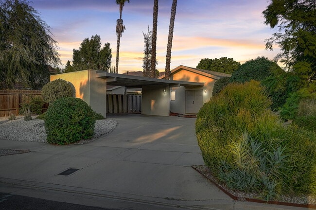 Photo - 5030 Kensington Way