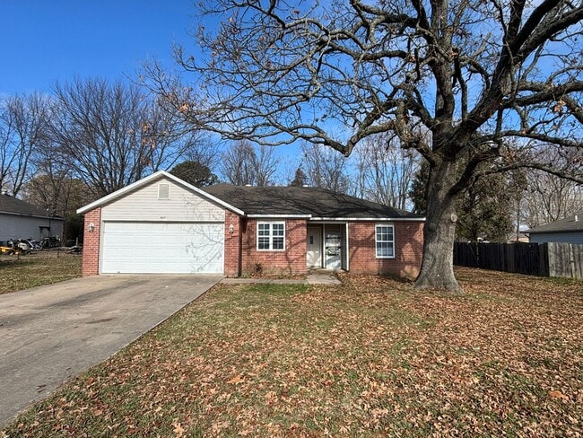 Building Photo - 3 Bedroom 2 Bathroom House for Rent in Lincoln, Arkansas!
