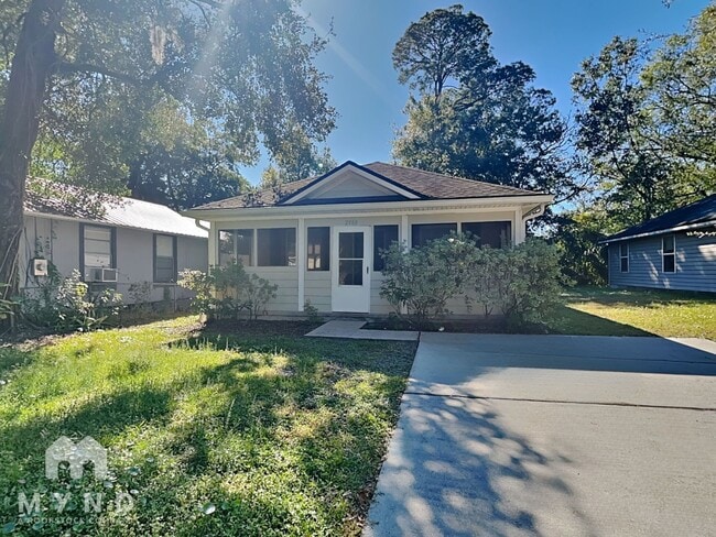 Building Photo - 2908 Spencer St