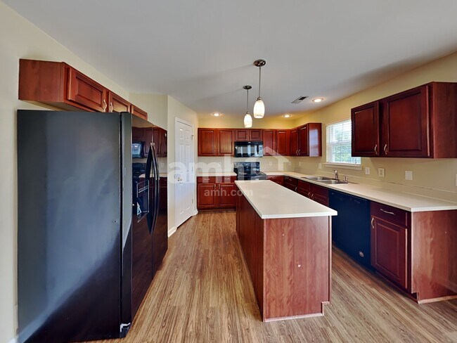 Photo - 1007 Vanguard Dr