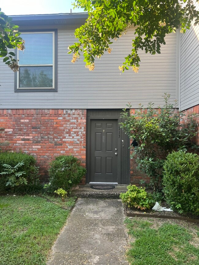 Photo - 715 W Tyler St