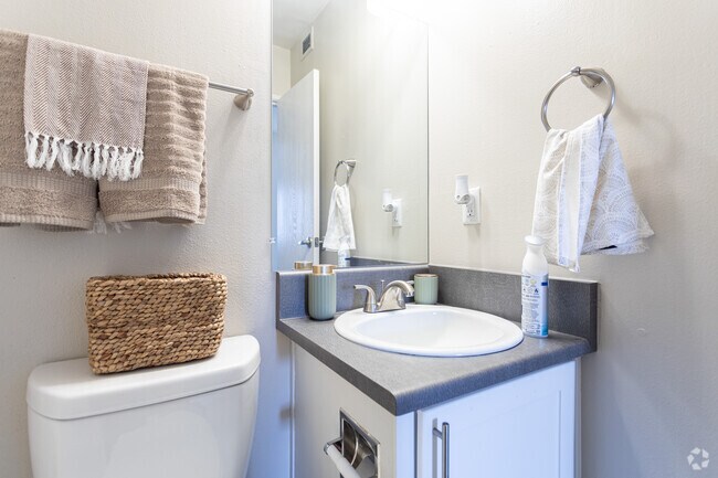 2BR, 2BA - 980SF - Second Bathroom