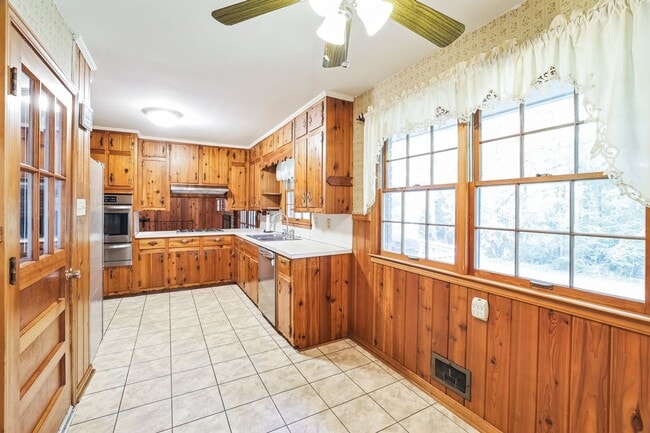 Photo - 415 Haven Ln