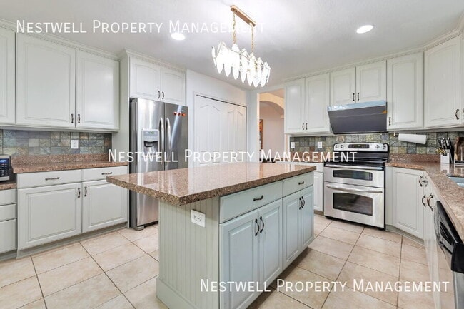 Photo - 204 N Fairway Dr