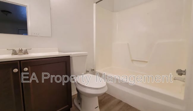 Photo - 336 Grove St SE