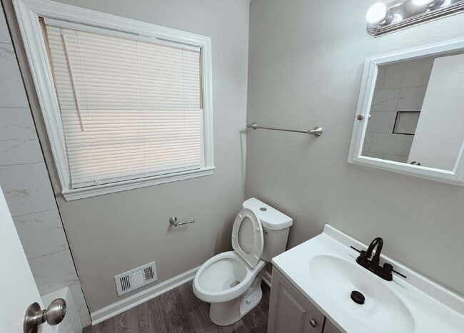 Photo - 2609 County Line Rd SW