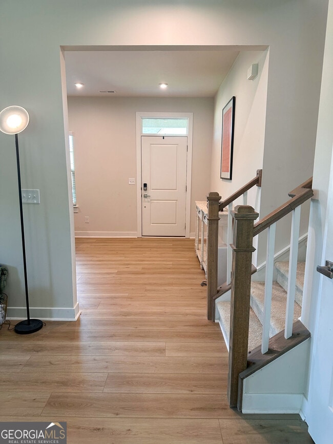 Photo - 1029 Climbing Rose Wy