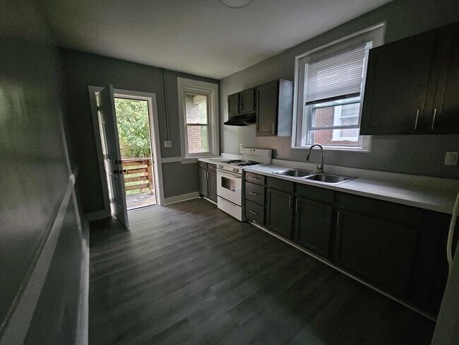 Photo - 2 Bedroom apartment for rent! Located in ...